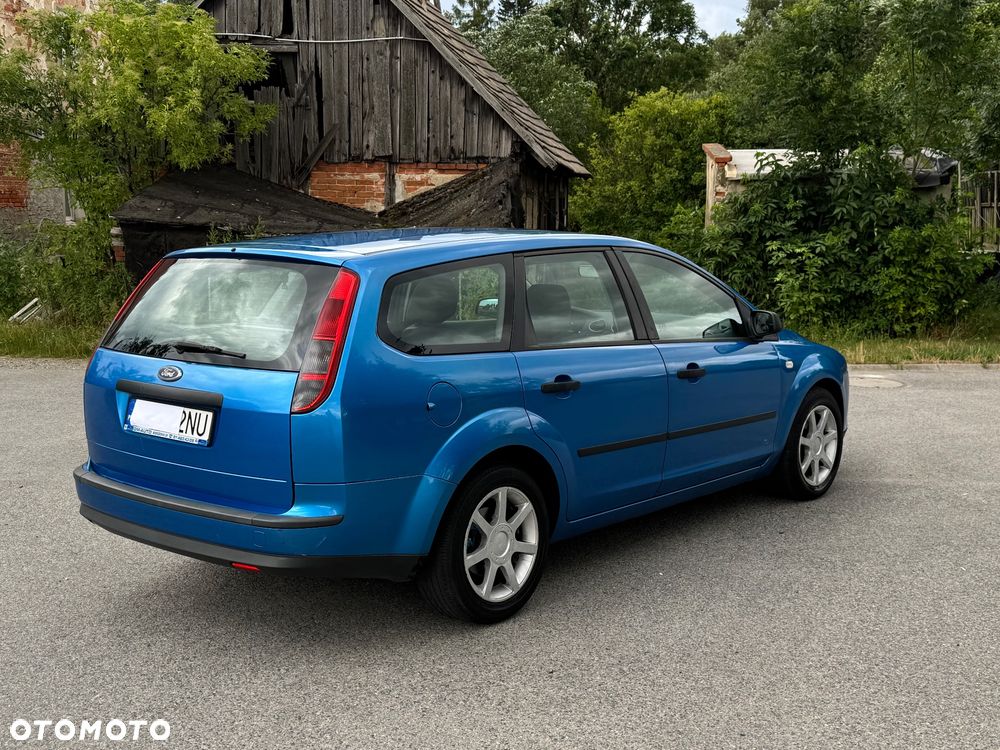 Ford Focus 1.4 Ambiente - 5