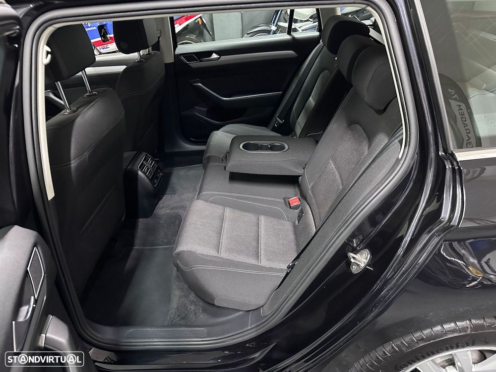 VW Passat Variant 2.0 TDi Confortline DSG - 13