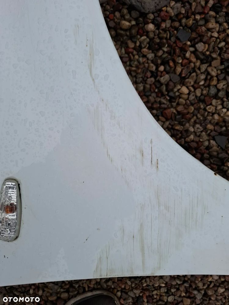 KIA PRO CEED I 2008R BŁOTNIK PRZEDNI PRAWY BIAŁY - 2