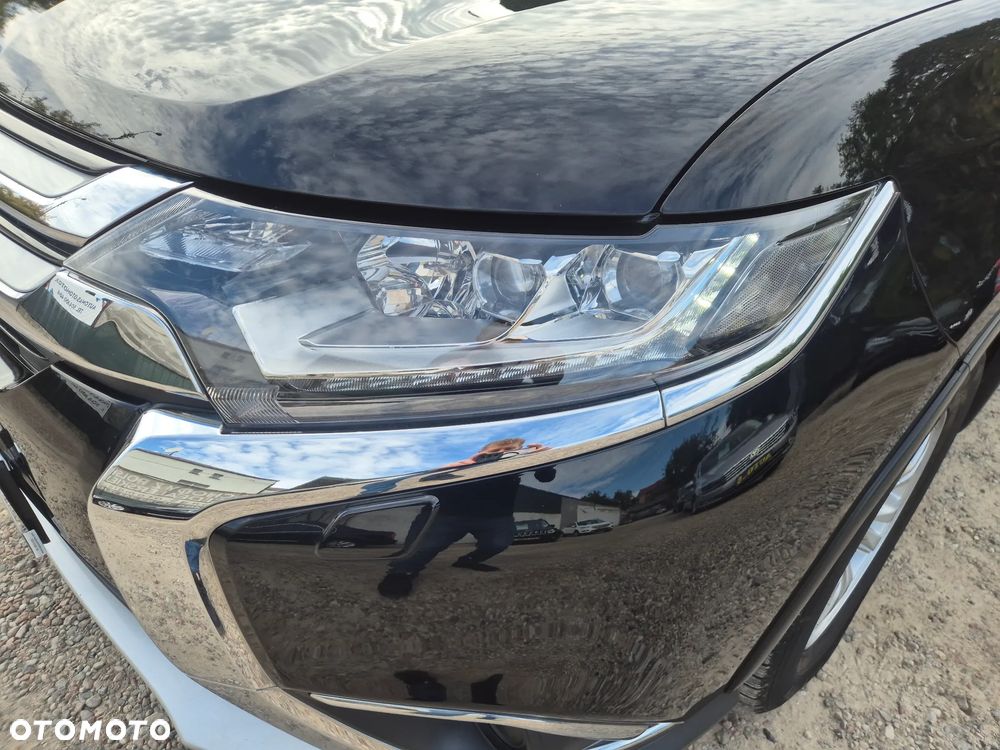 Mitsubishi Outlander - 25