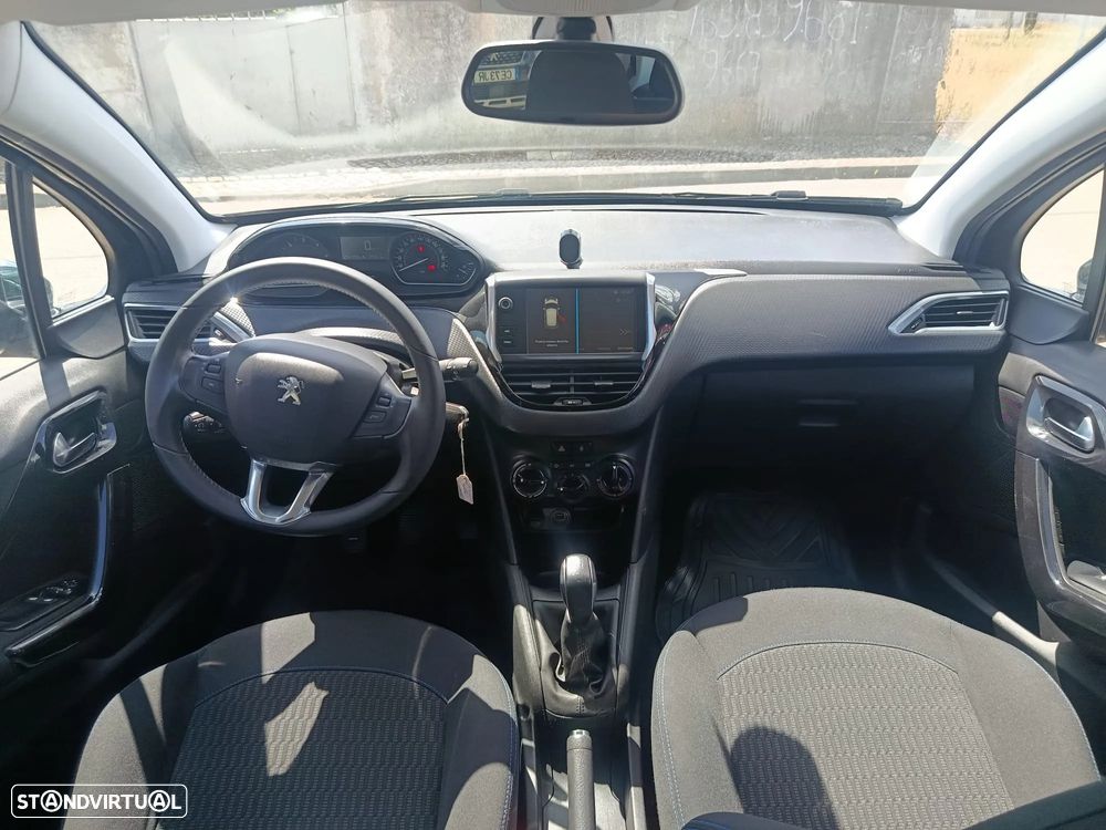 Peugeot 208 1.5 BlueHDi Signature - 21