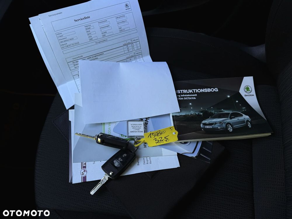 Skoda Octavia 2.0 TDI DSG Style - 37