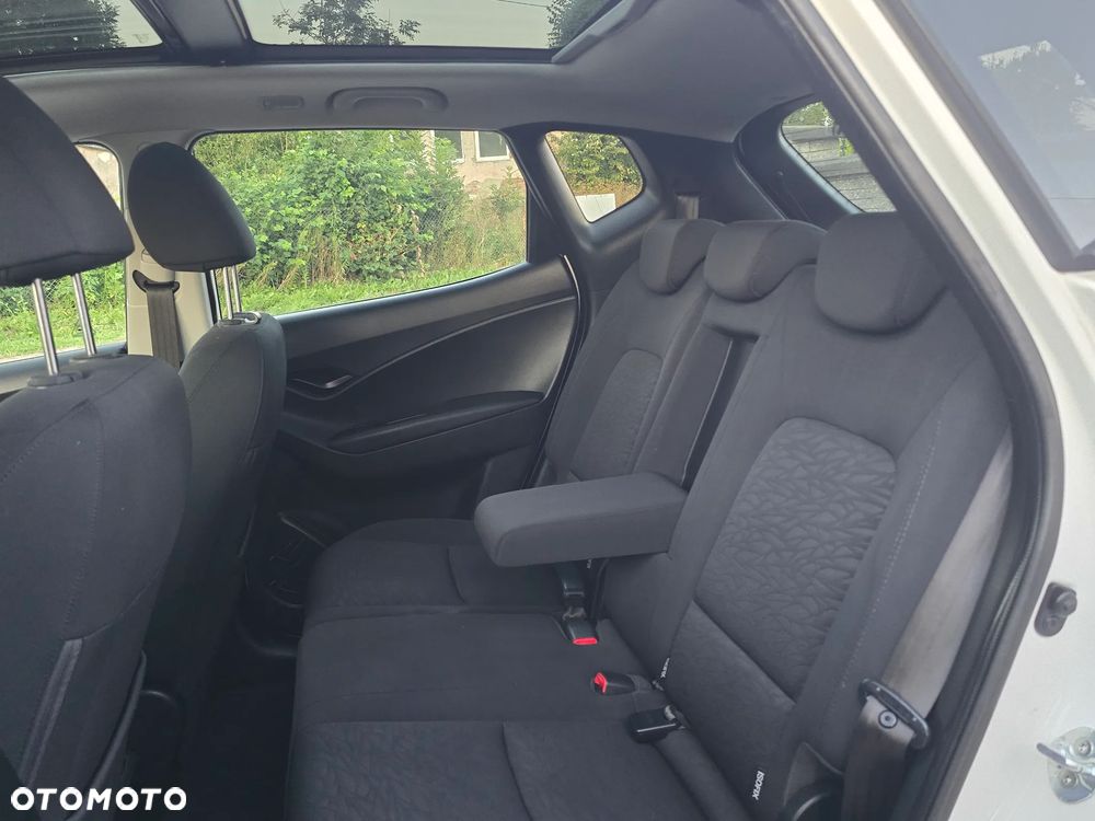 Hyundai ix20 1.4 blue Comfort - 21