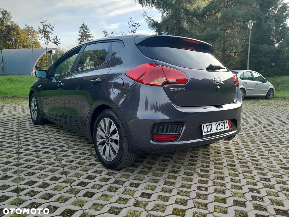 Kia Ceed 1.0 T-GDI Business Line Plus - 17