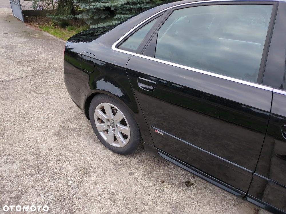 Audi A4 Limousine - 4