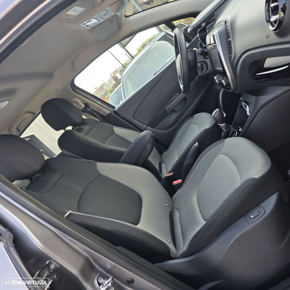 Renault Captur 1.2 TCe Exclusive EDC - 25