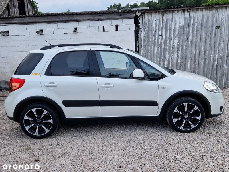 Suzuki SX4 1.6 GS / Premium - 11