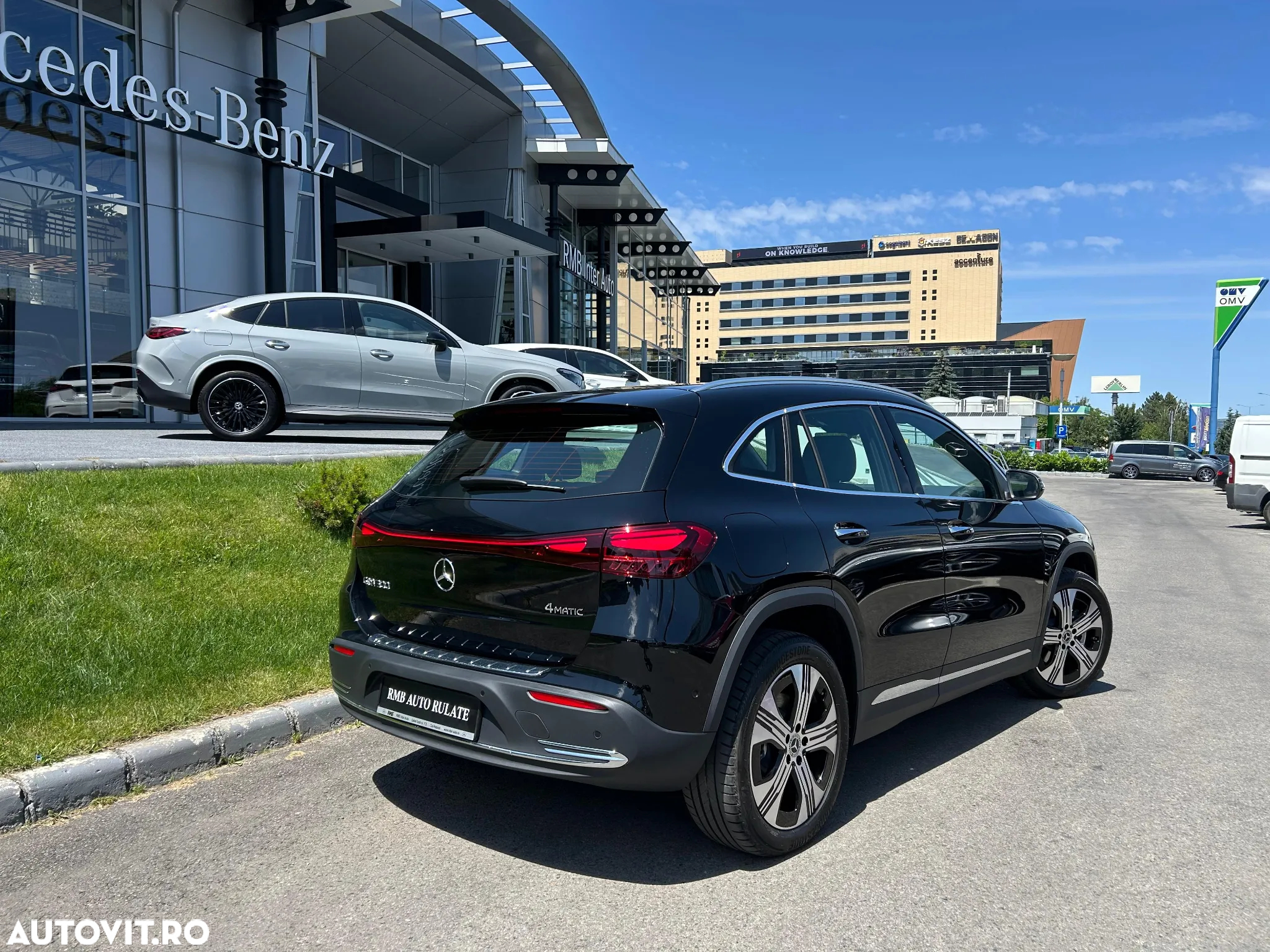 Mercedes-Benz EQA 300 4MATIC - 2