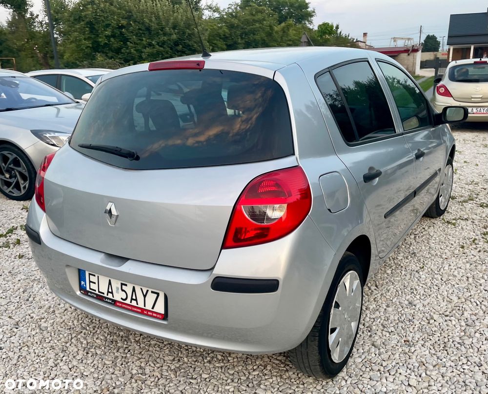 Renault Clio 1.2 16V Authentique - 7