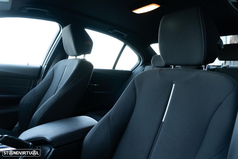 BMW 318 d Line Sport - 7