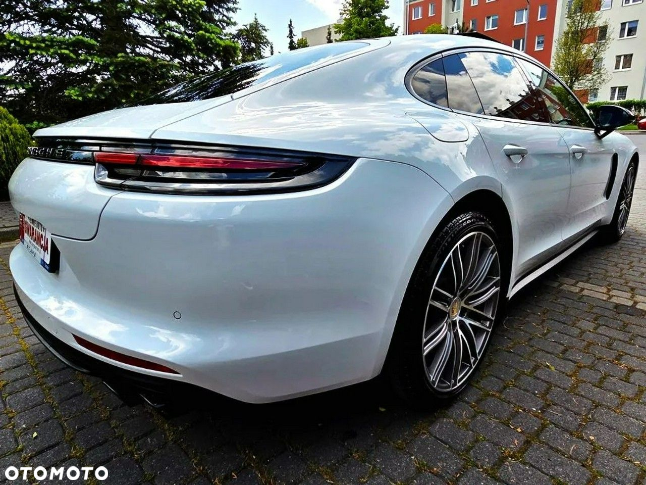 Porsche Panamera 4 Platinum Edition - 6
