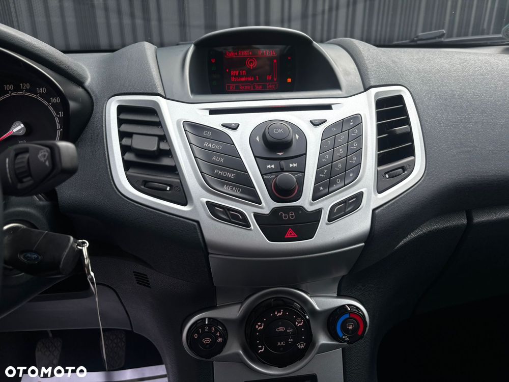 Ford Fiesta 1.25 Champions Edition - 12