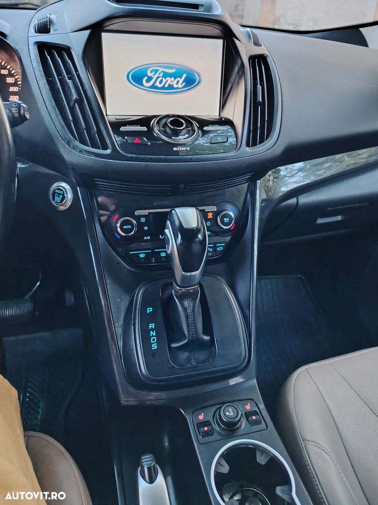 Ford Kuga 2.0 TDCi 4WD Powershift ST-Line - 6