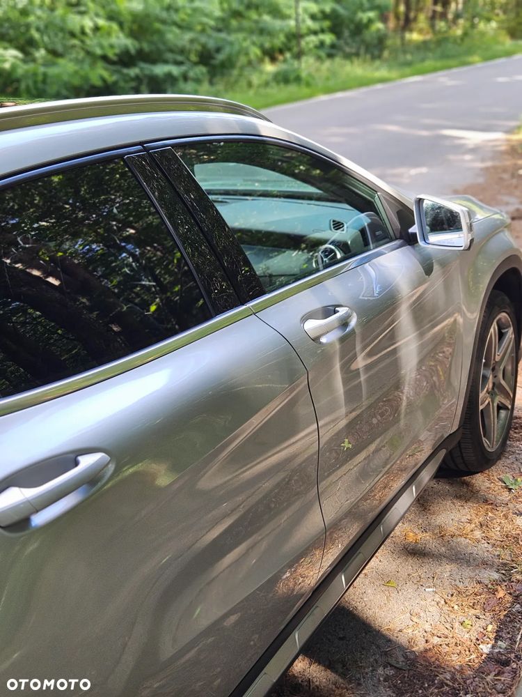 Mercedes-Benz GLA 250 4-Matic - 23