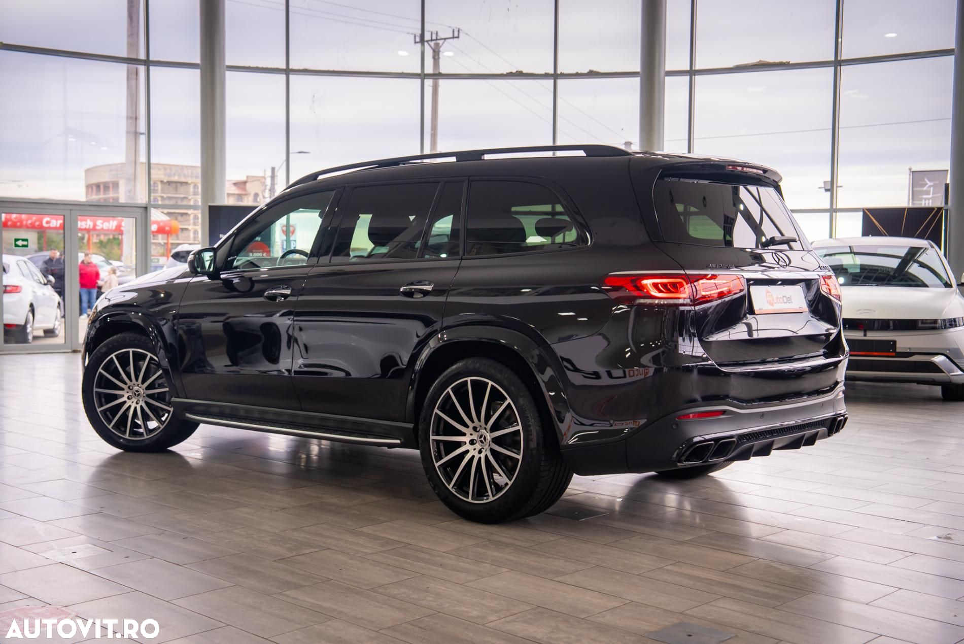 Mercedes-Benz GLS - 11