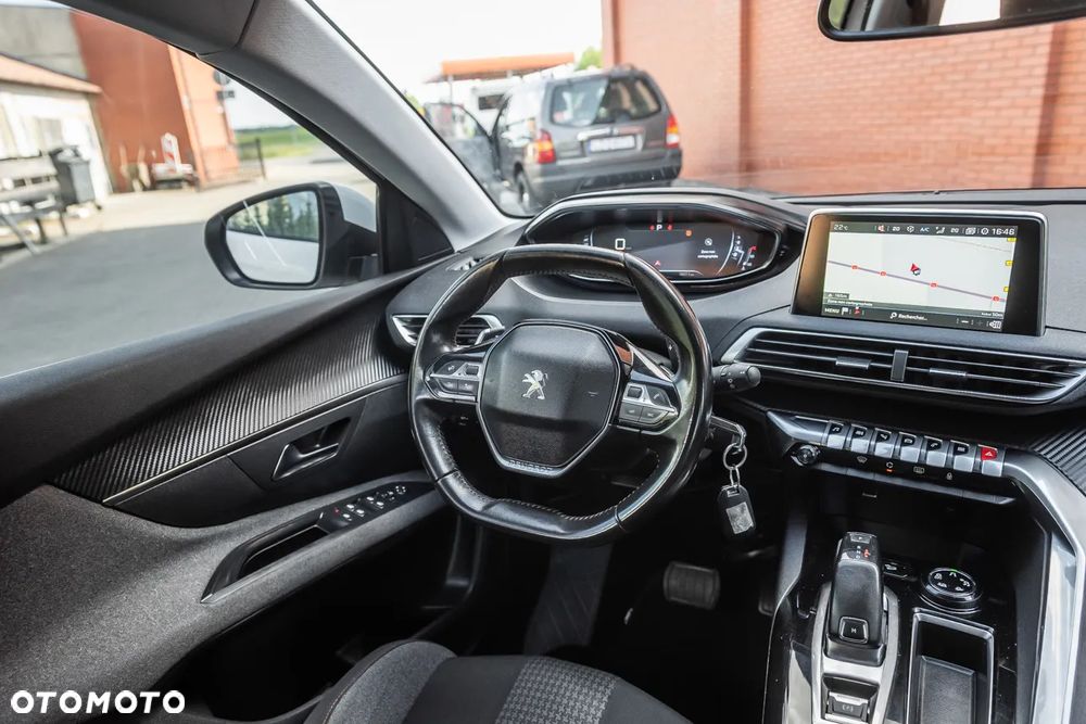 Peugeot 5008 1.5 BlueHDi Allure S&S EAT8 - 24