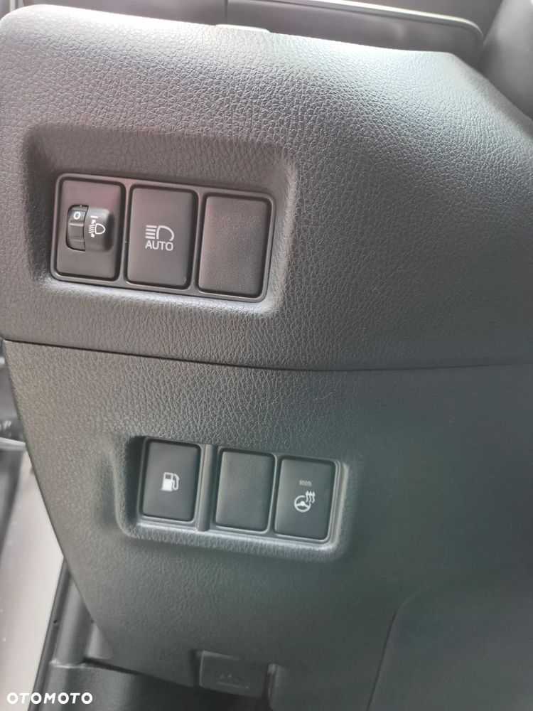 Toyota C-HR ver-1-8-hybrid-executive - 18