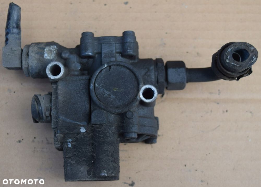 ZAWÓR ABS MODULATOR PRZÓD LEWY / PRAWY DAF XF 105 - 5
