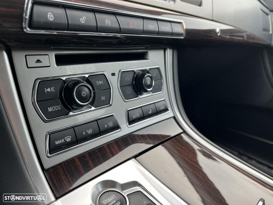 Jaguar XF Sportbrake 2.2 D Premium Luxury - 25