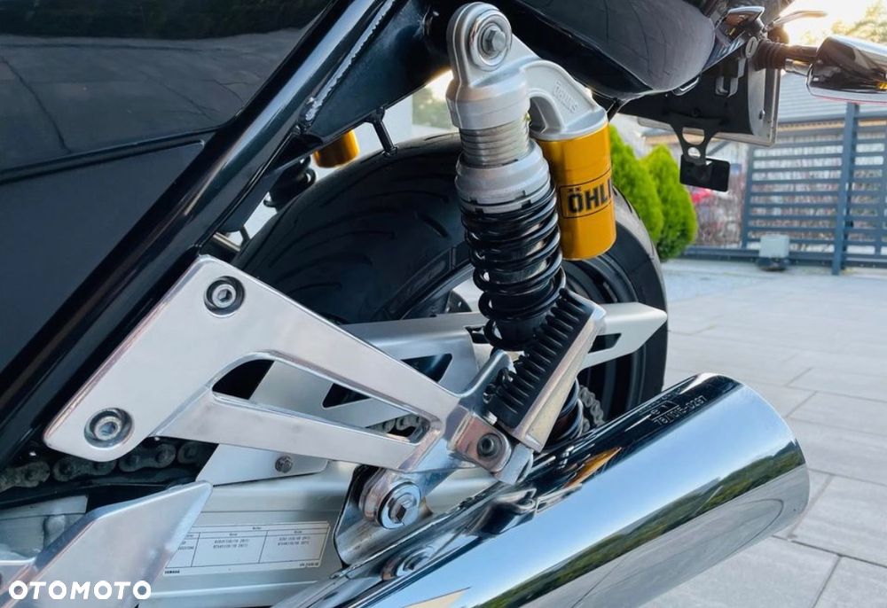 Yamaha XJR - 13