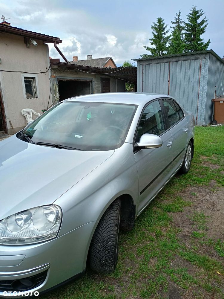 Volkswagen Jetta 1.9 TDI Comfortline - 9