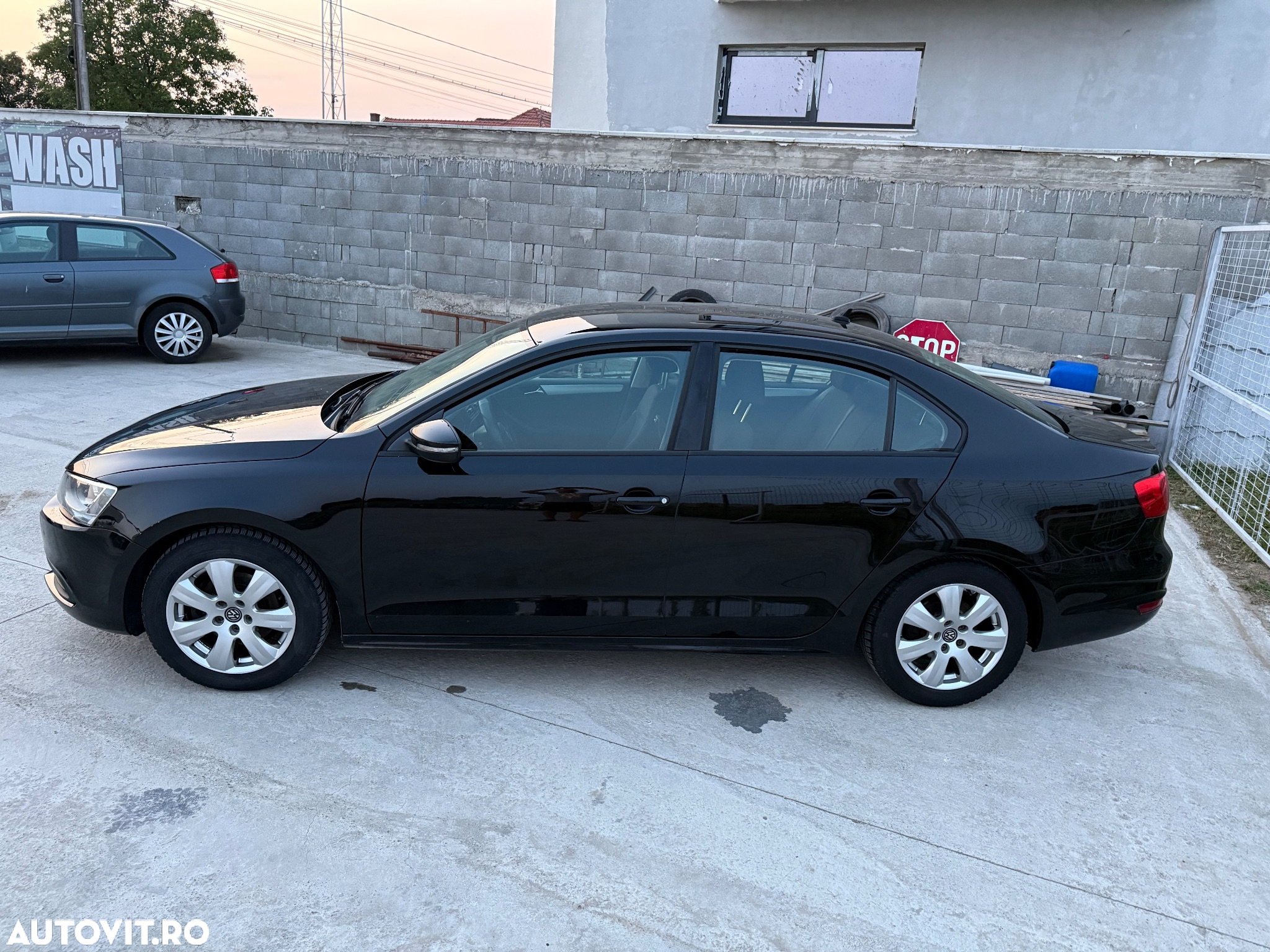 Volkswagen Jetta 1.6 TDI Blue Motion Technology Comfortline - 25