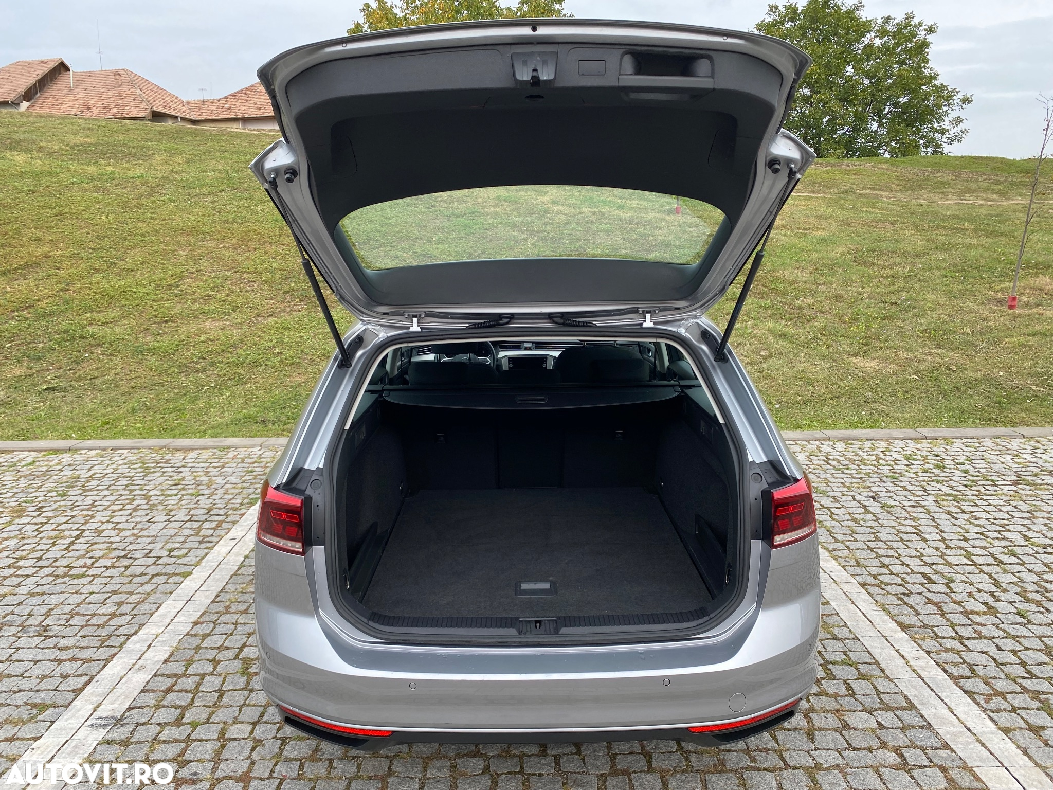 Volkswagen Passat Variant 2.0 TDI DSG Comfortline - 20