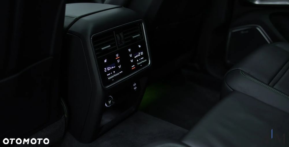 Porsche Cayenne - 28