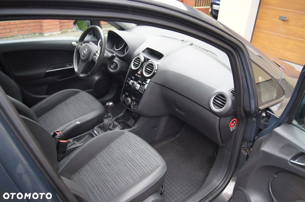 Opel Corsa 1.4 16V Energy - 7