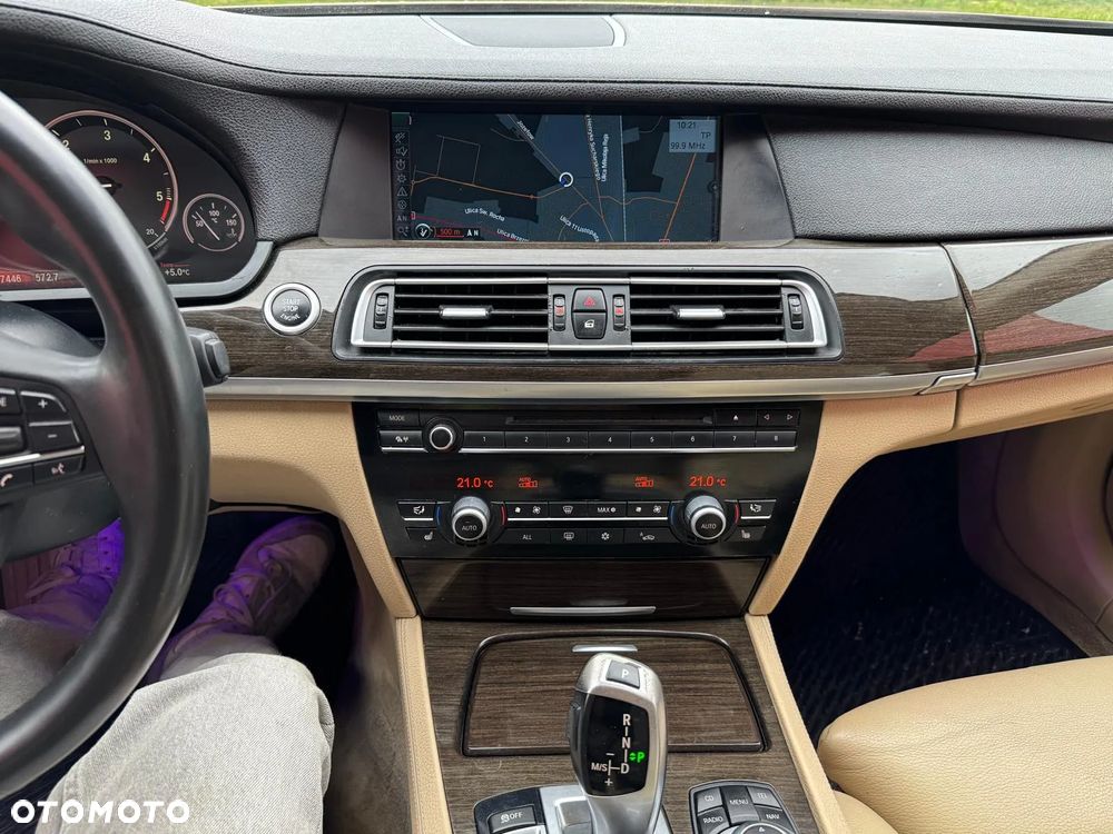 BMW Seria 7 740d xDrive - 11