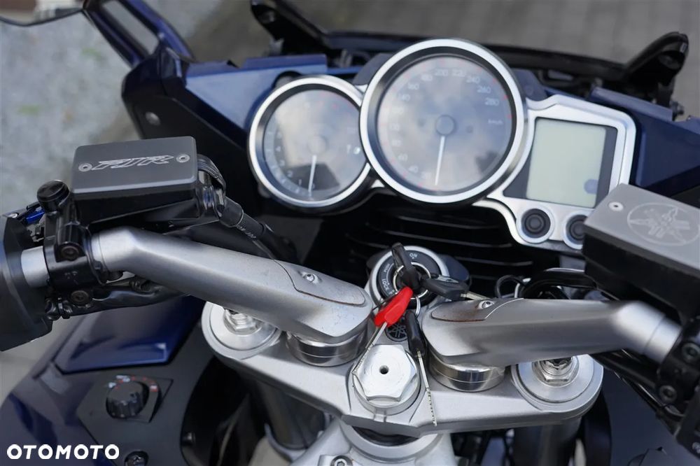 Yamaha FJR - 17