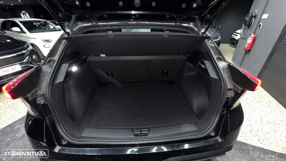 MG MG4 64 kWh Luxury - 10