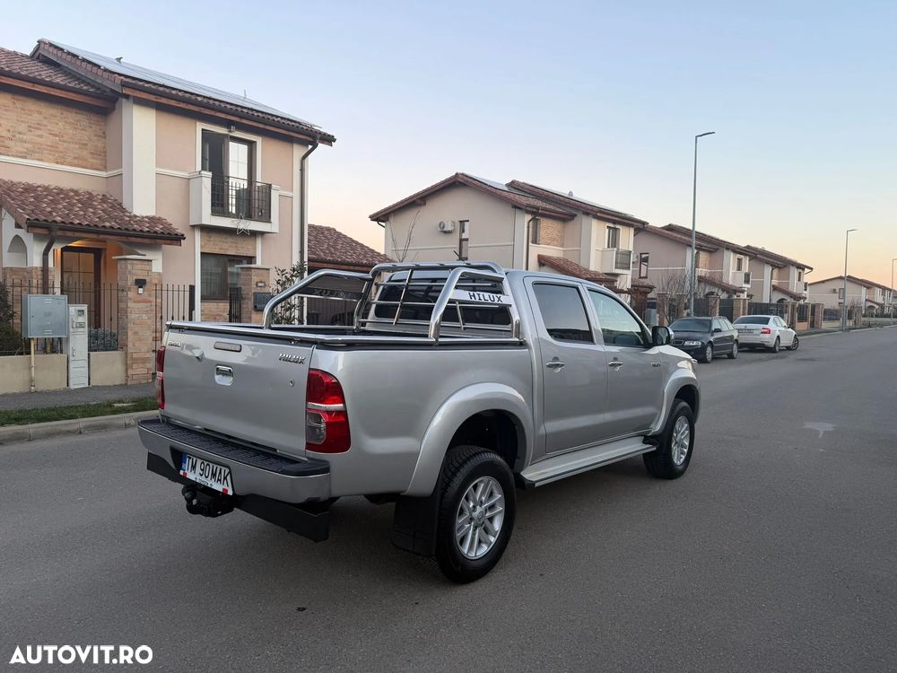 Toyota Hilux - 4