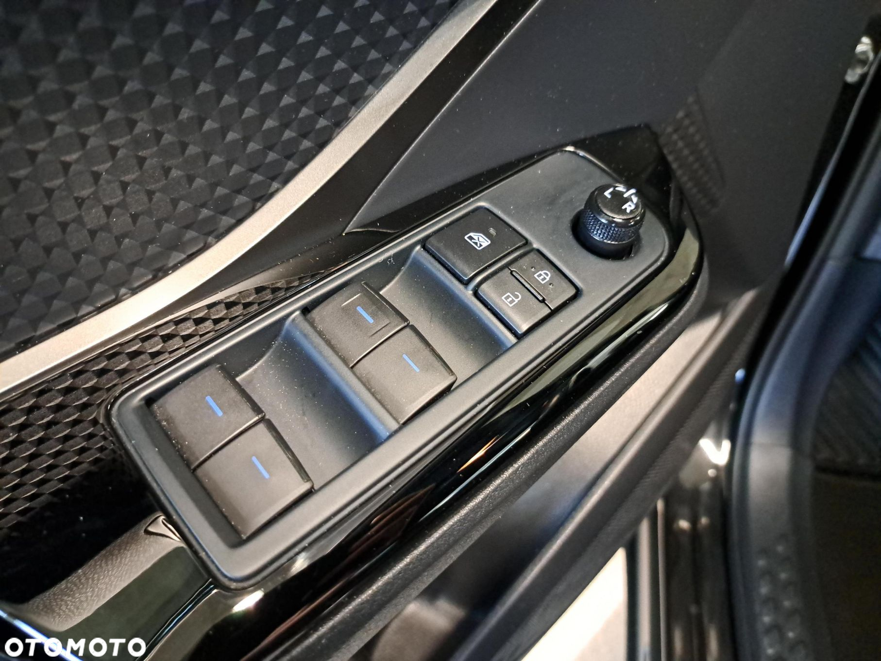 Toyota C-HR - 19