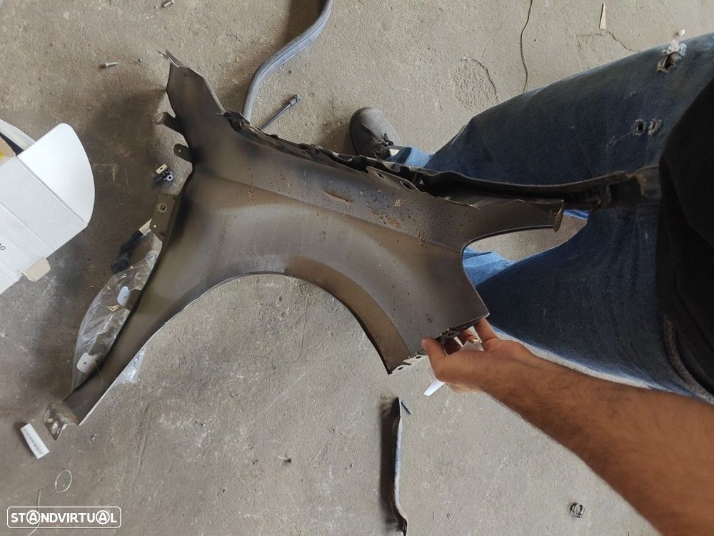 Guarda Lamas Frente Esquerdo Mercedes-Benz Cla Coupé (C117) - 5