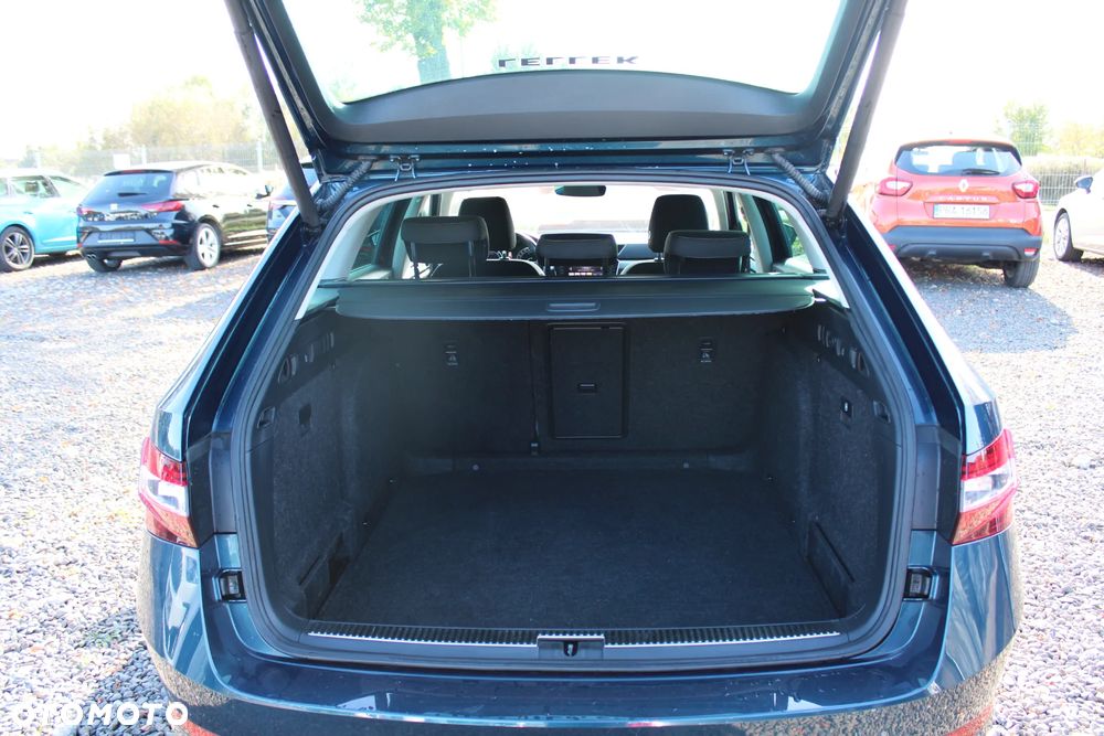 Skoda Superb 2.0 TDI Ambition DSG7 - 25