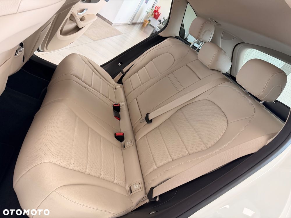 Mercedes-Benz GLC - 26