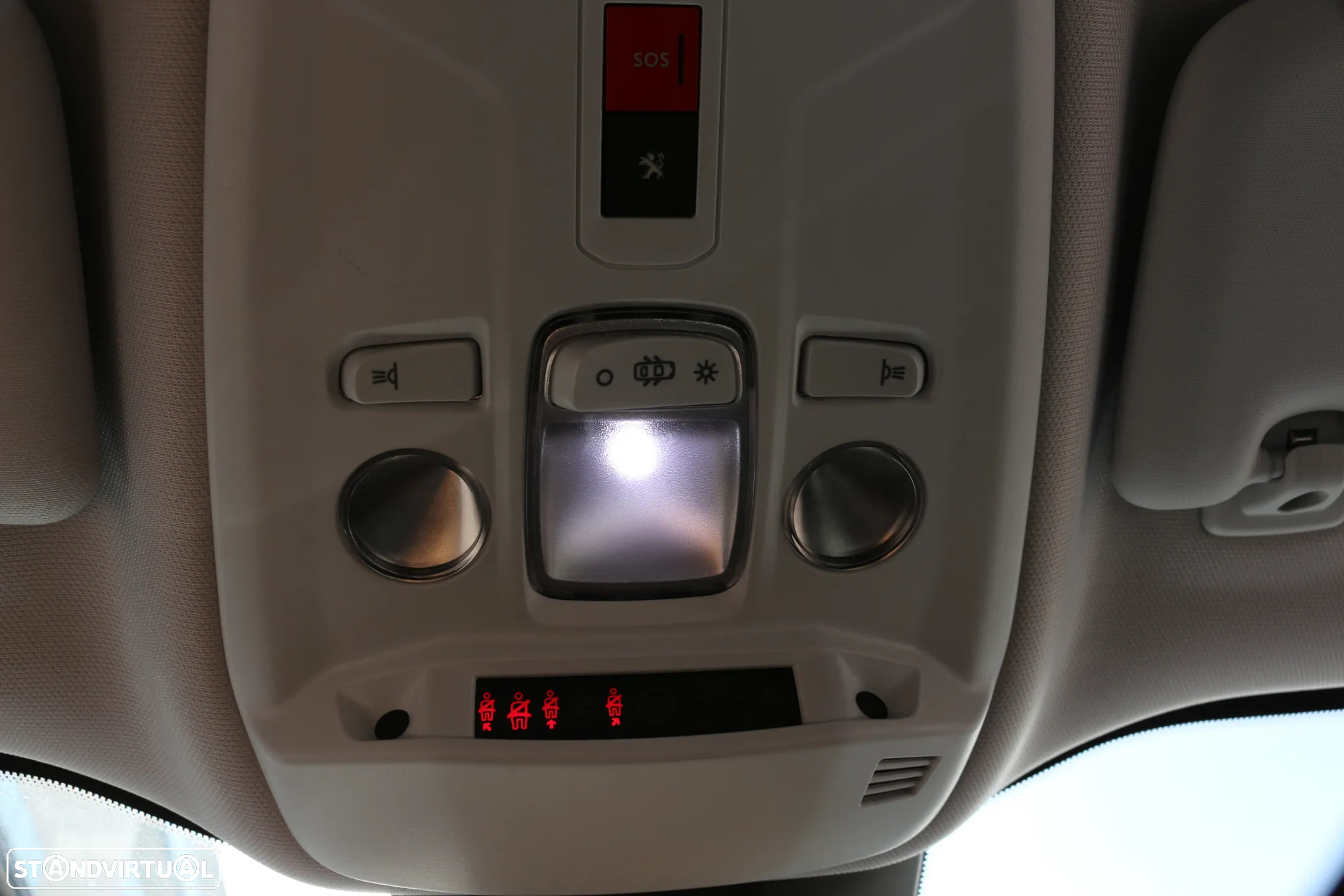 Peugeot e-2008 Allure+ - 36
