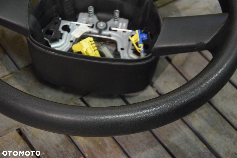 VW Polo IV 9N Kierownica 4-ramienna b.ładna - 4