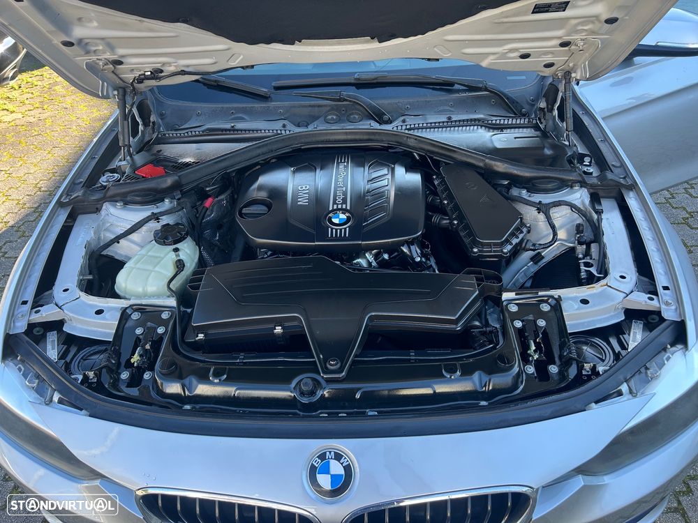 BMW 318 d Line Sport - 15