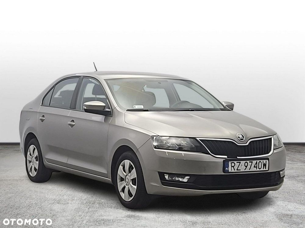 Skoda RAPID - 7