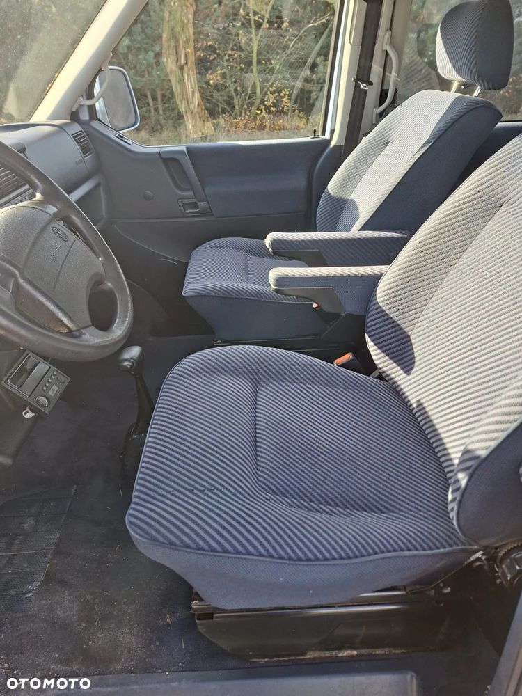 Volkswagen Transporter - 9