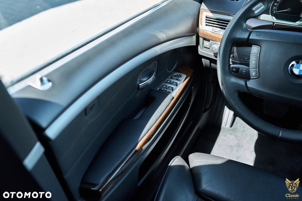 BMW Seria 7 750i L - 16