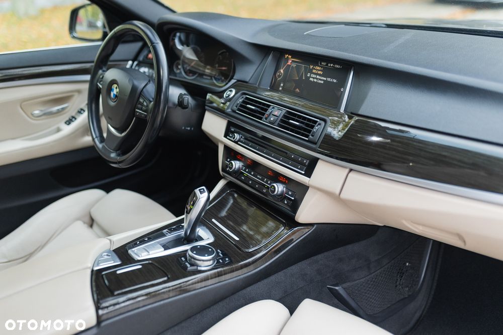 BMW Seria 5 520d xDrive Luxury Line - 17