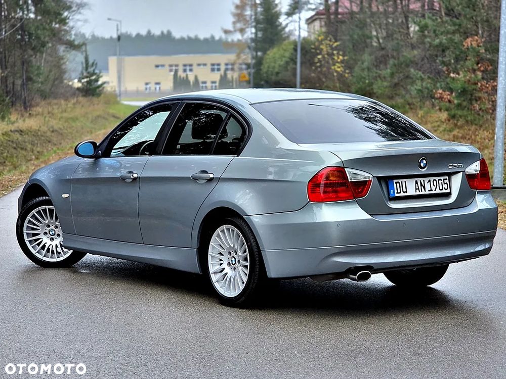 BMW Seria 3 320i - 16