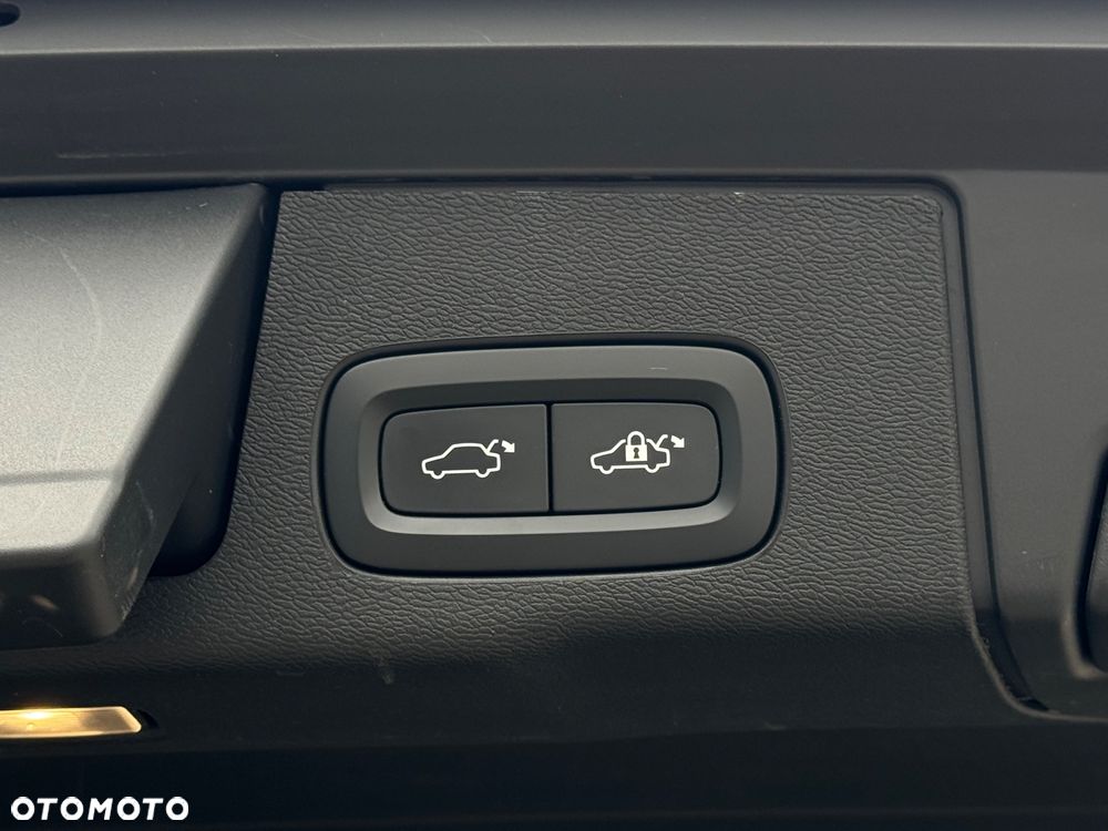 Volvo XC 60 B4 D Plus Bright - 29