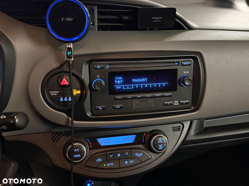 Toyota Yaris Hybrid 100 Dynamic - 18