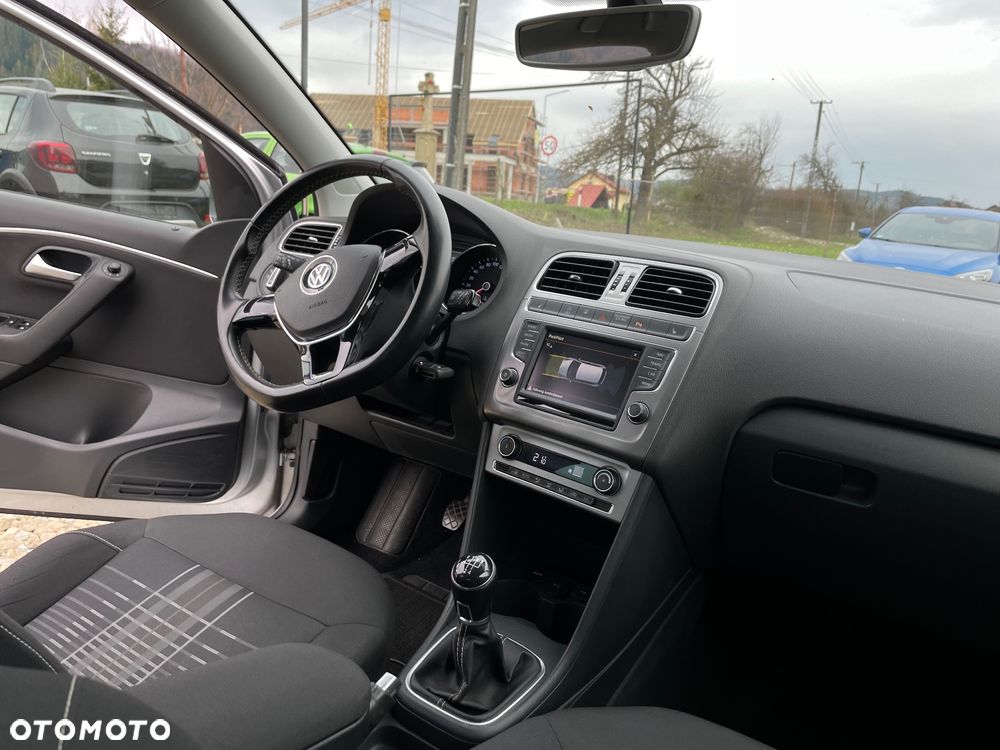 Volkswagen Polo 1.4 TDI Blue Motion Technology Lounge - 17