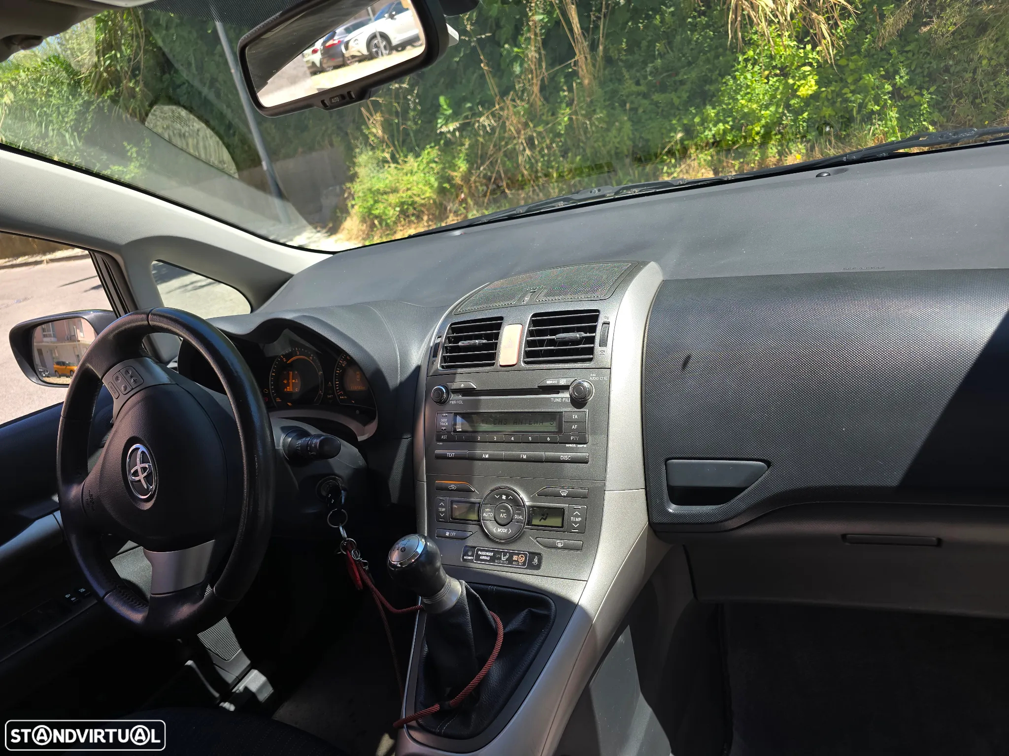 Toyota Auris 1.4 D-4D Gold Edition - 14