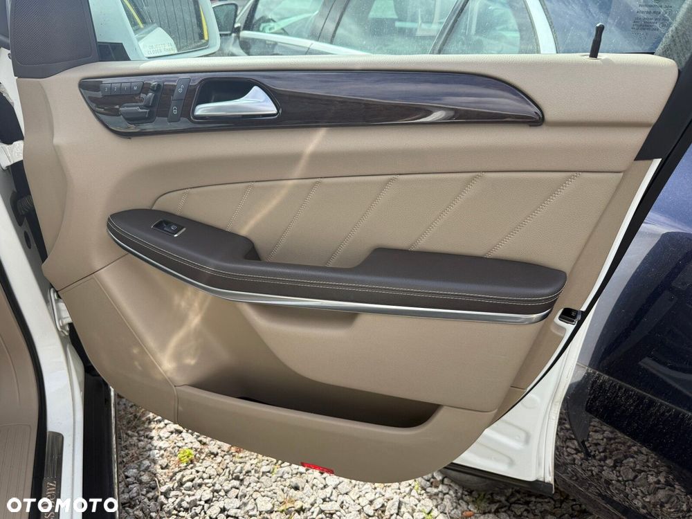 Mercedes-Benz GL - 12